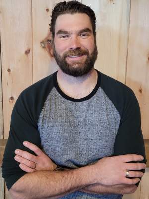 Horticulture alum manages 300 acres of vineyards