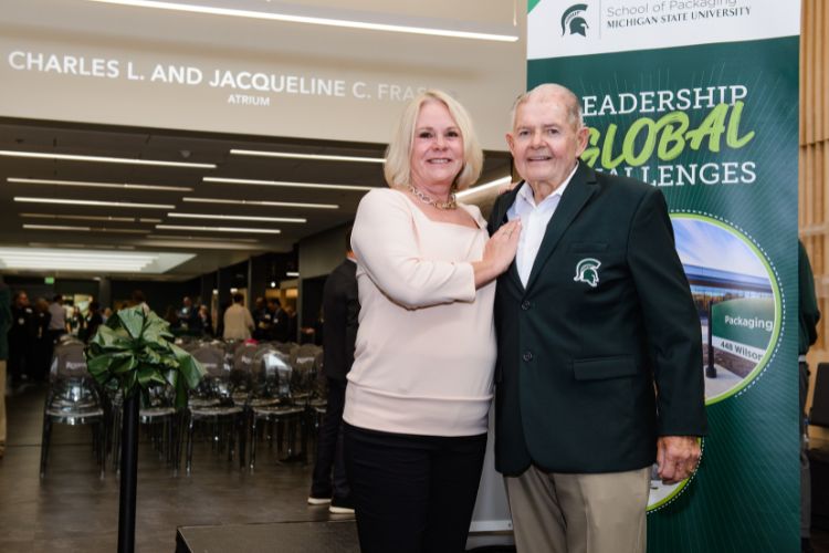 Image of Dean Pinnacle of Excellence winners Chuck and Jackie Frasier.