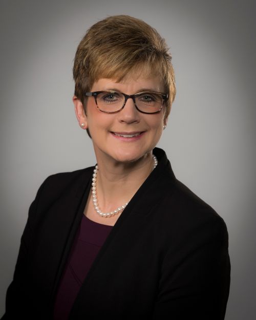 Mary Draves Headshot