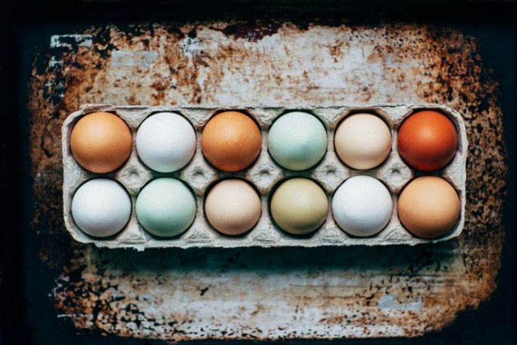 Various colored eggs.