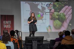 Kaz Christian presents some of her Master’s research at 4th edition of “Ignite Talks MSU”