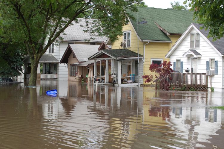 Flooding in Cedar Rapids, IA. by U.S. Geological Survey (CC0 1.0 Universal Public Domain Dedication)