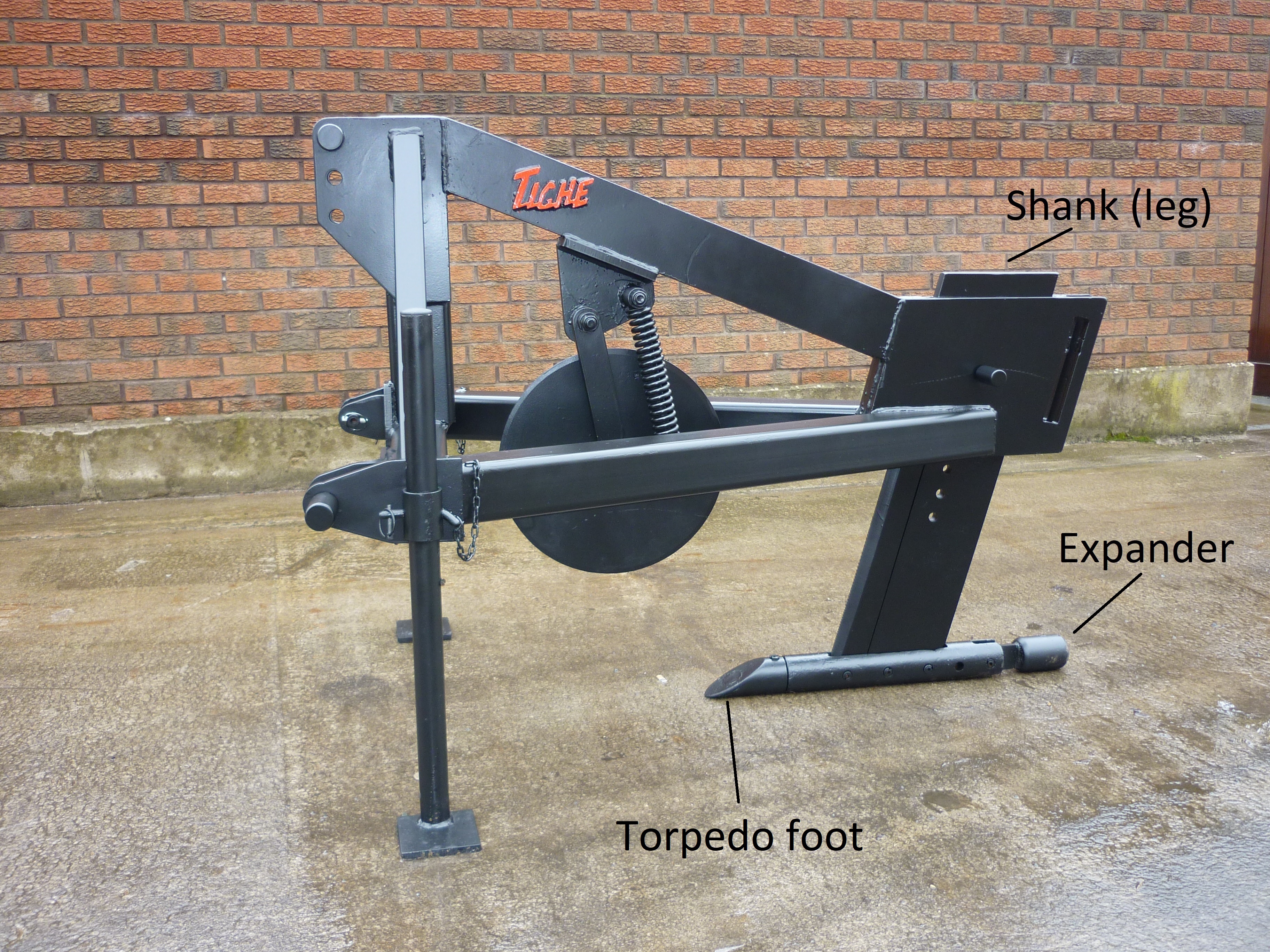 Figure 3- A sock-wrapped pipe has 29% higher drain inflow than a 4-row sand-slot pipe. Depth to restrictive layer is 6.5 ft.
